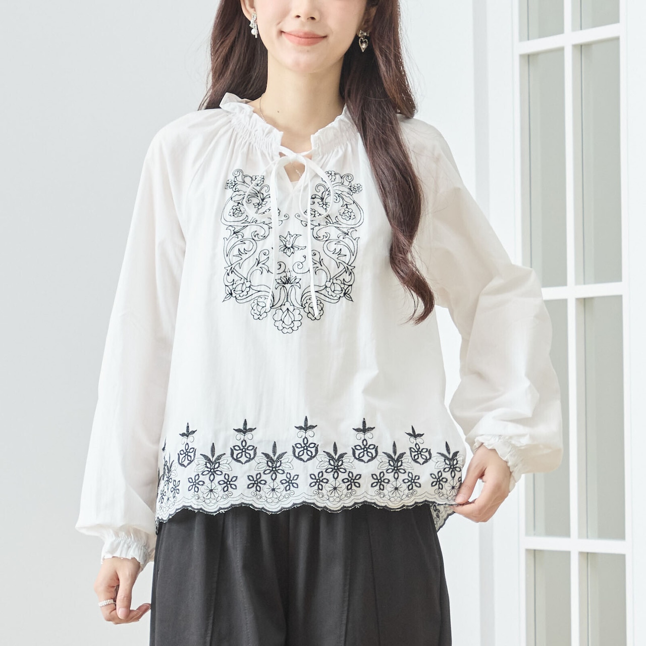 reve bleu ボタニカル刺繍フリルデザインブラウス【M~L】ホワイト