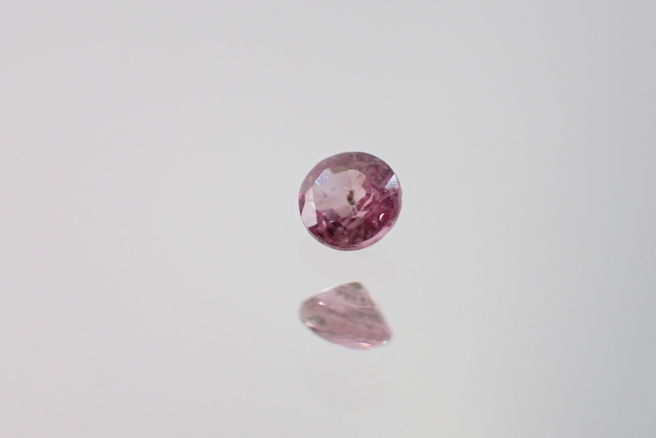 スピネル　0.21ct　[C4‐155]