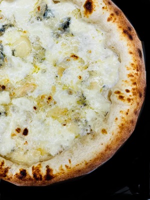 大人のクアトロフォルマッジ　黒トリュフの香り