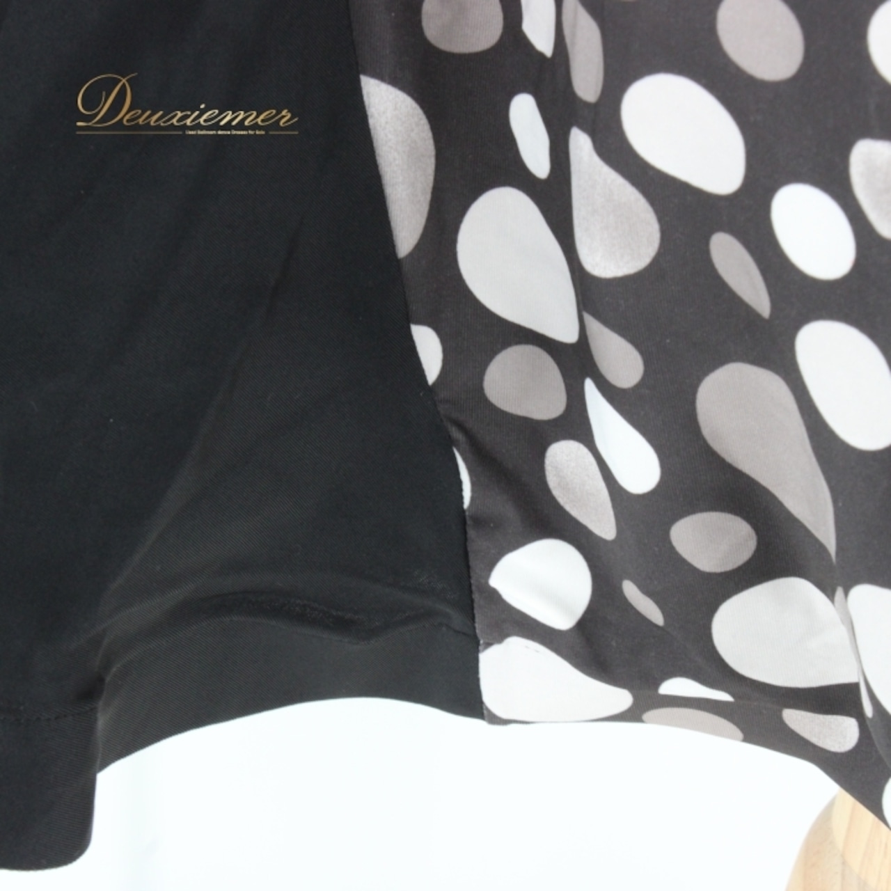 社交ダンス 衣装 ラテン ドレス ワンピース レッスンウェア パーティドレス 長袖 フリンジ ブラック系 ホワイト系 グレイ系 水玉 黒 白 ラテンダンス 衣裳 パーティー ダンスウェア エレガント フォーマル フリンジデザイン ショート丈 おしゃれ レディース 女性用 伸縮性 柔らかい 着心地 体型カバー ステージ衣装 講師用 ホールダンス