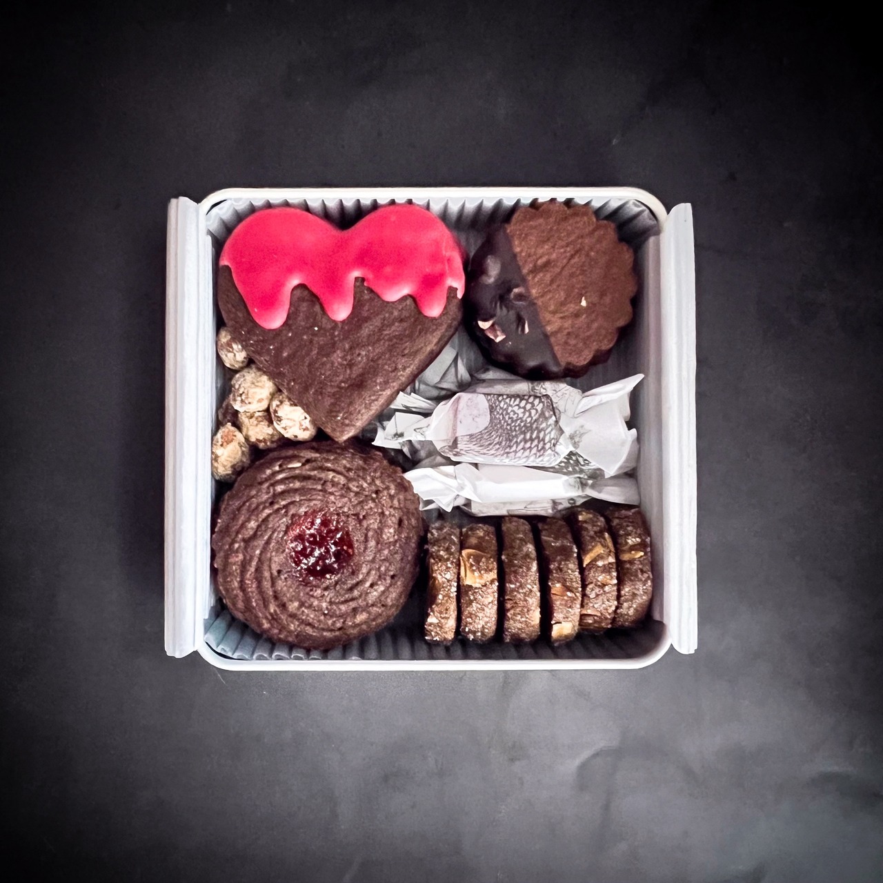 2026バレンタイン缶