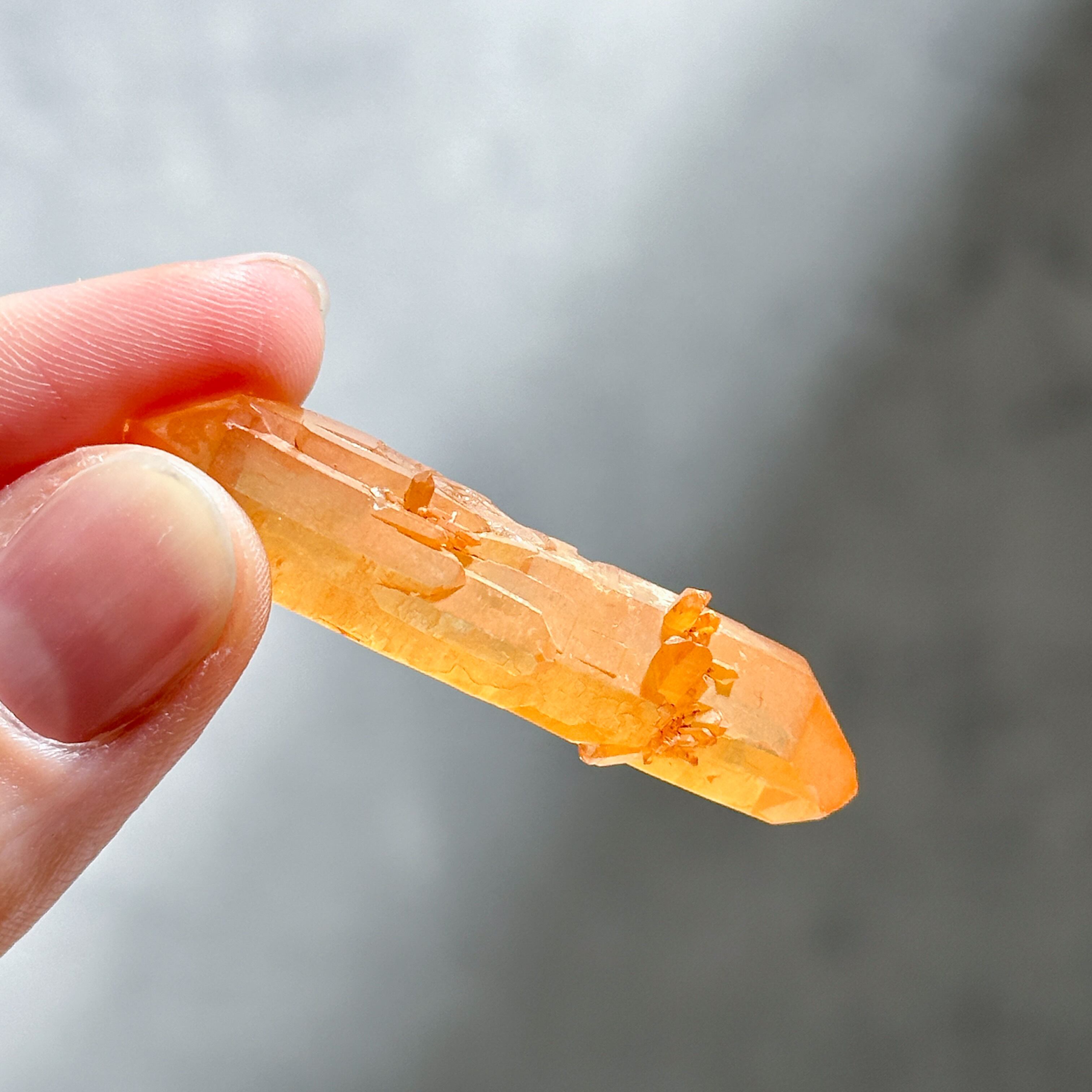 貫入◎タンジェリンクォーツ ポイント51◇ Tangerine Quartz ◇ 天然石