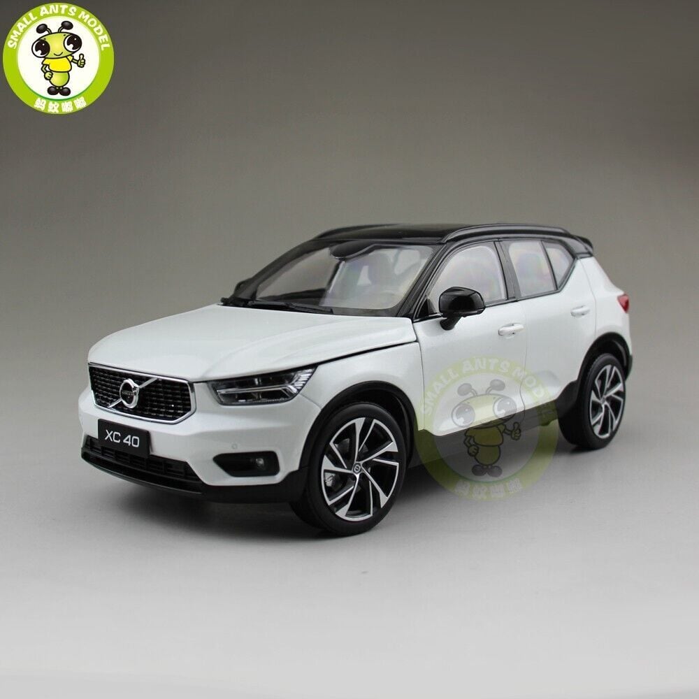 ミニカー 1/18 ボルボ VOLVO XC40 2022 ホワイト