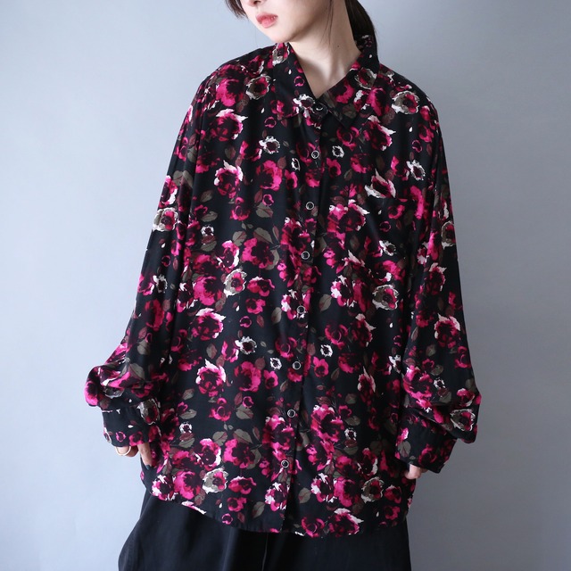 chaos coloring beautiful flower motif pattern over silhouette shirt