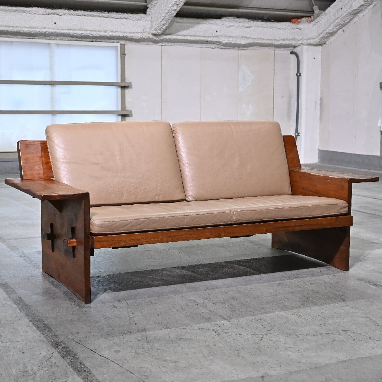 丸庄 40万「ONDA/オンダ」2人掛けソファ ラブ ウォールナット無垢材 本革 リビング ラウンジ 国産【中古家具/中古インテリア/USED家具ユーズド家具/リサイクル】