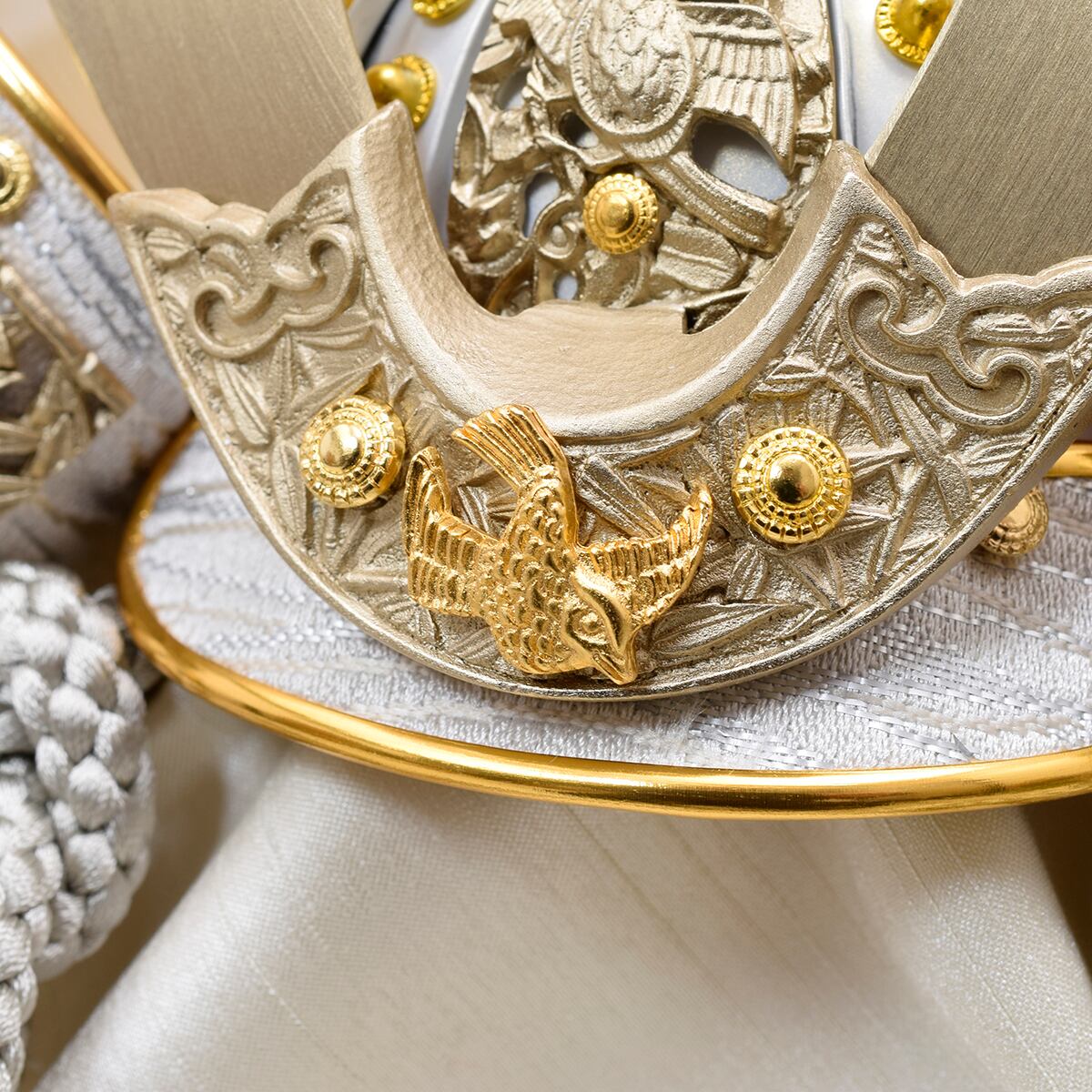 兜飾り【竹雀之兜】シャンパンゴールド｜おしゃれ｜コンパクト｜五月