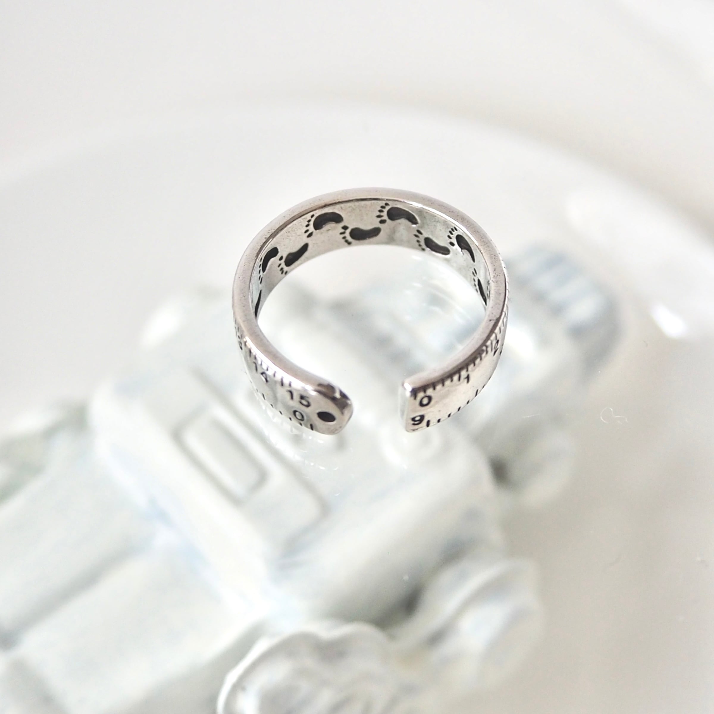 足跡指輪シルバー925リング銀平打ちギフト　スターリングsilver925タY8 Footprints of growth ring✴︎ silver925 成長の足跡 リング シルバー