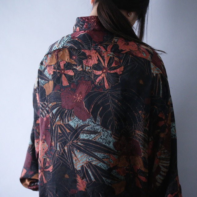 gloss fabric chaos art pattern over silhouette shirt