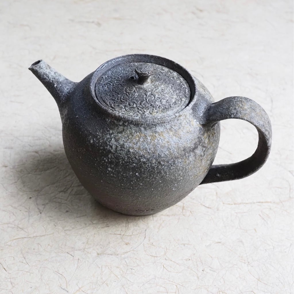 土本訓寛・久美子／焼締陰刻 後手 ポット | ならまちミレー