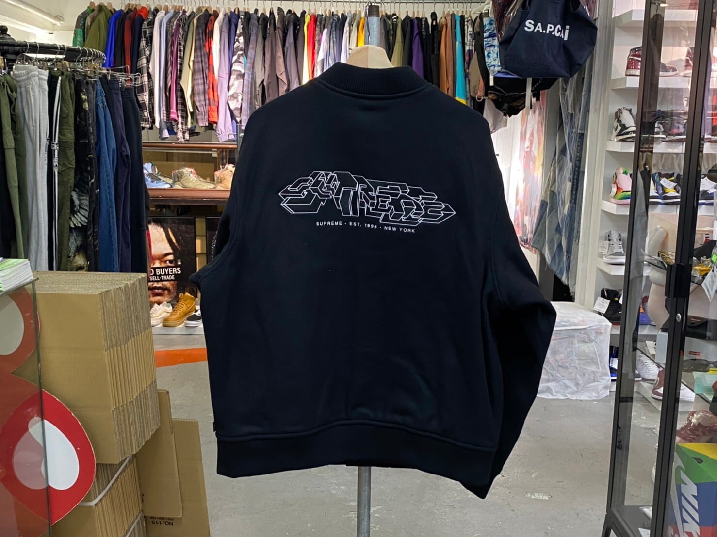 サイズはLですsupreme Delta Logo Varsity Jacket