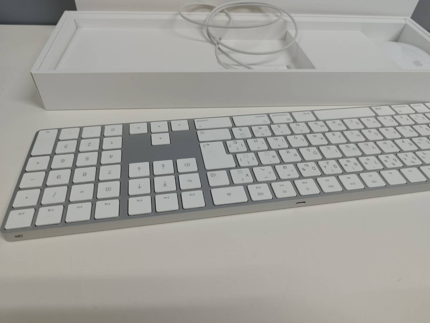 良品】Apple Magic Keyboard/テンキー付き/日本語配列(A1843) Magic