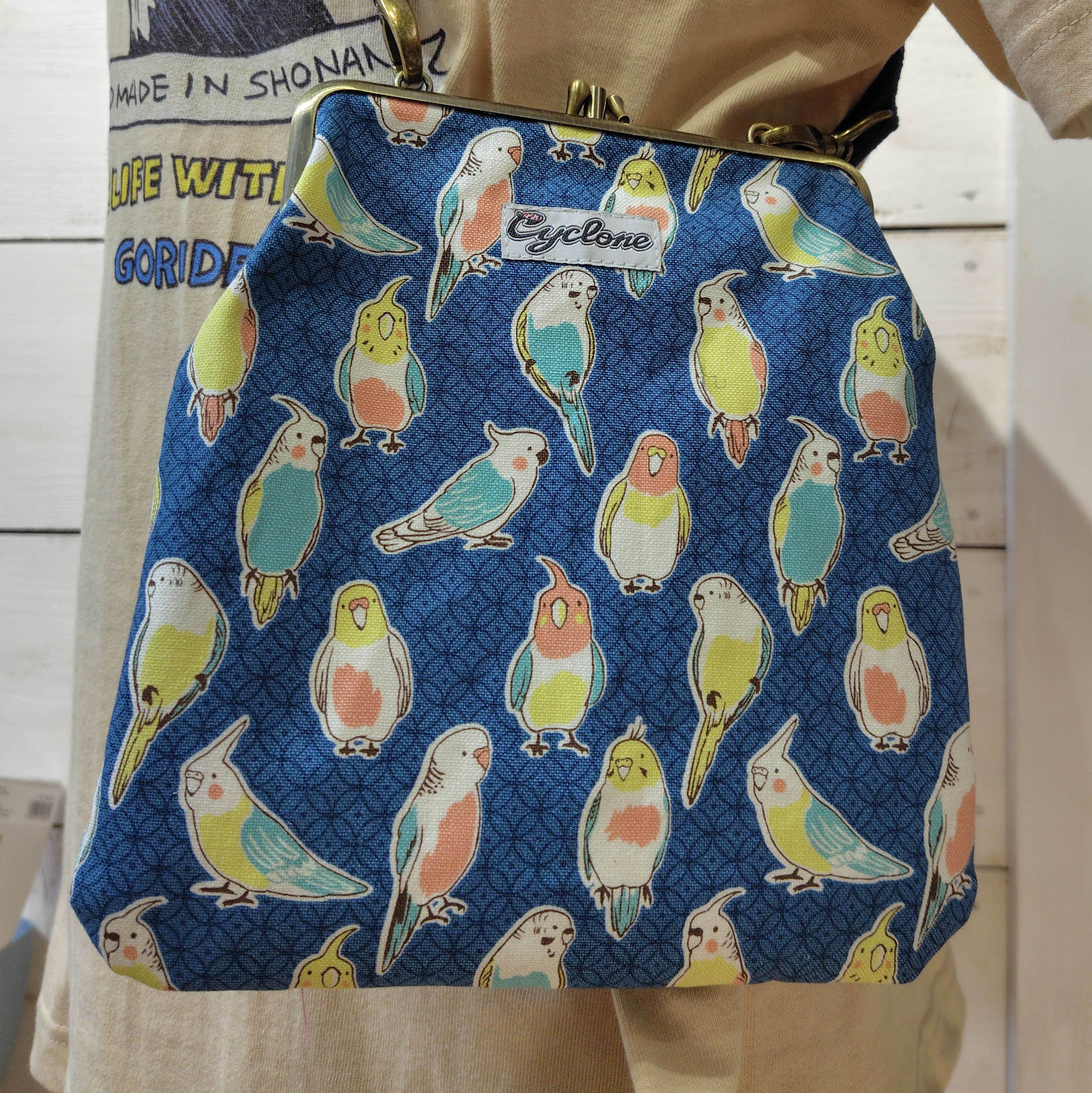 がま口ポシェット インコ | Cyclone | ハンドメイドのゆるかわサイクル