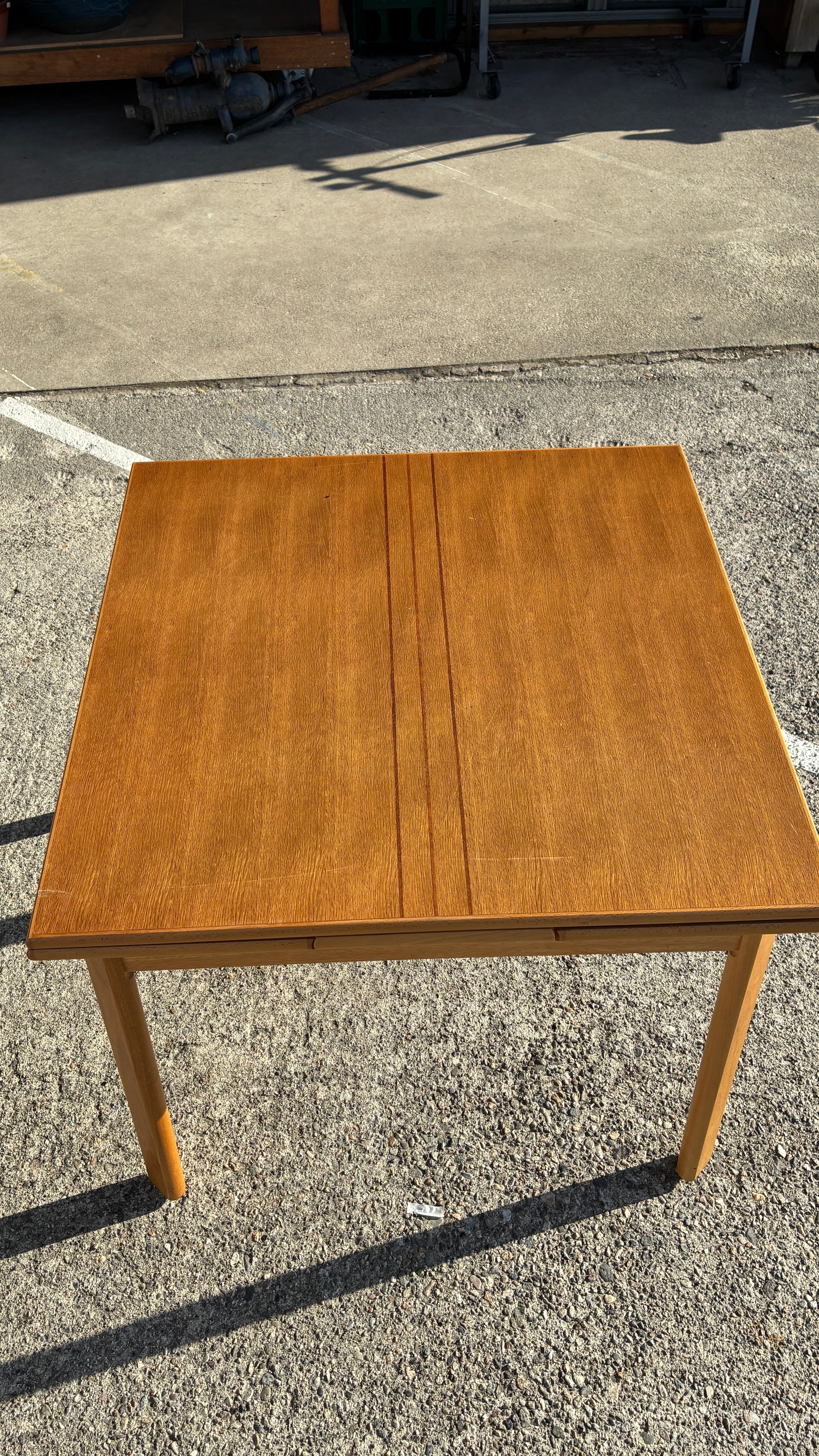 つい伸ばしたくなるKOIZUMIのエクステンションテーブル | ROKA STYLE