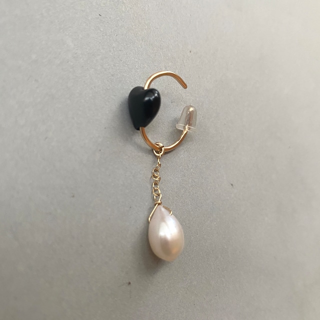 Heart ear cuff (Onyx)