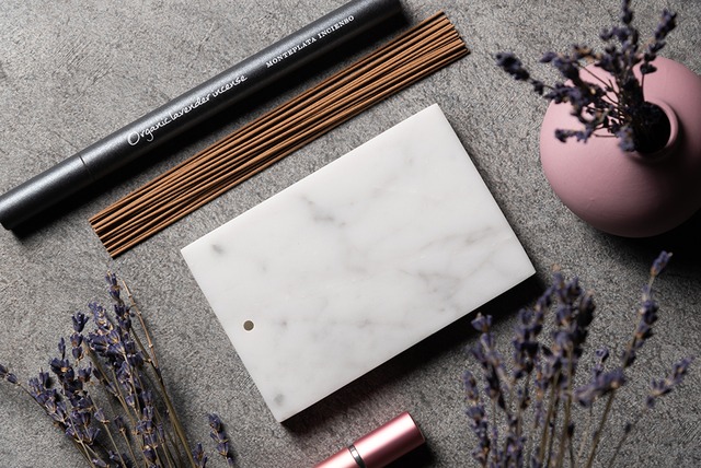 Blanco Carrara Square & Incense Stick