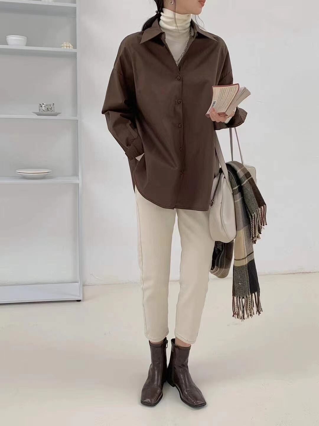 カラーシャツ　ニットとの重ね着に最適♪　AJ2205-D01