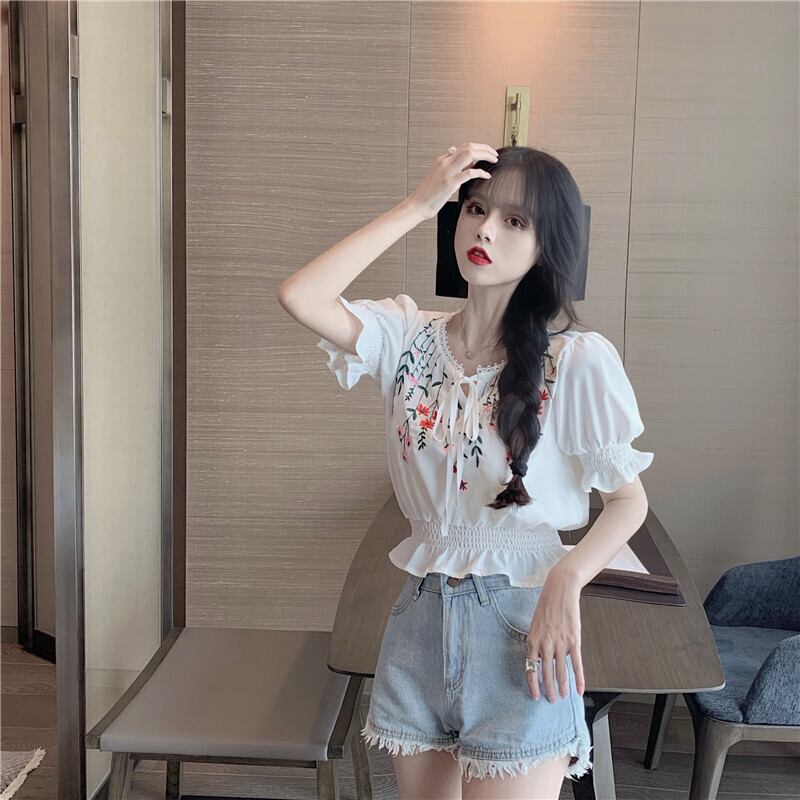 刺しゅう入りバブルスリーブトップス 1621 韓国レディースファッション通販tgy ティージーワイ 刺しゅう入りバブルスリーブトップス 1621 韓国レディースファッション通販tgy ティージーワイ
