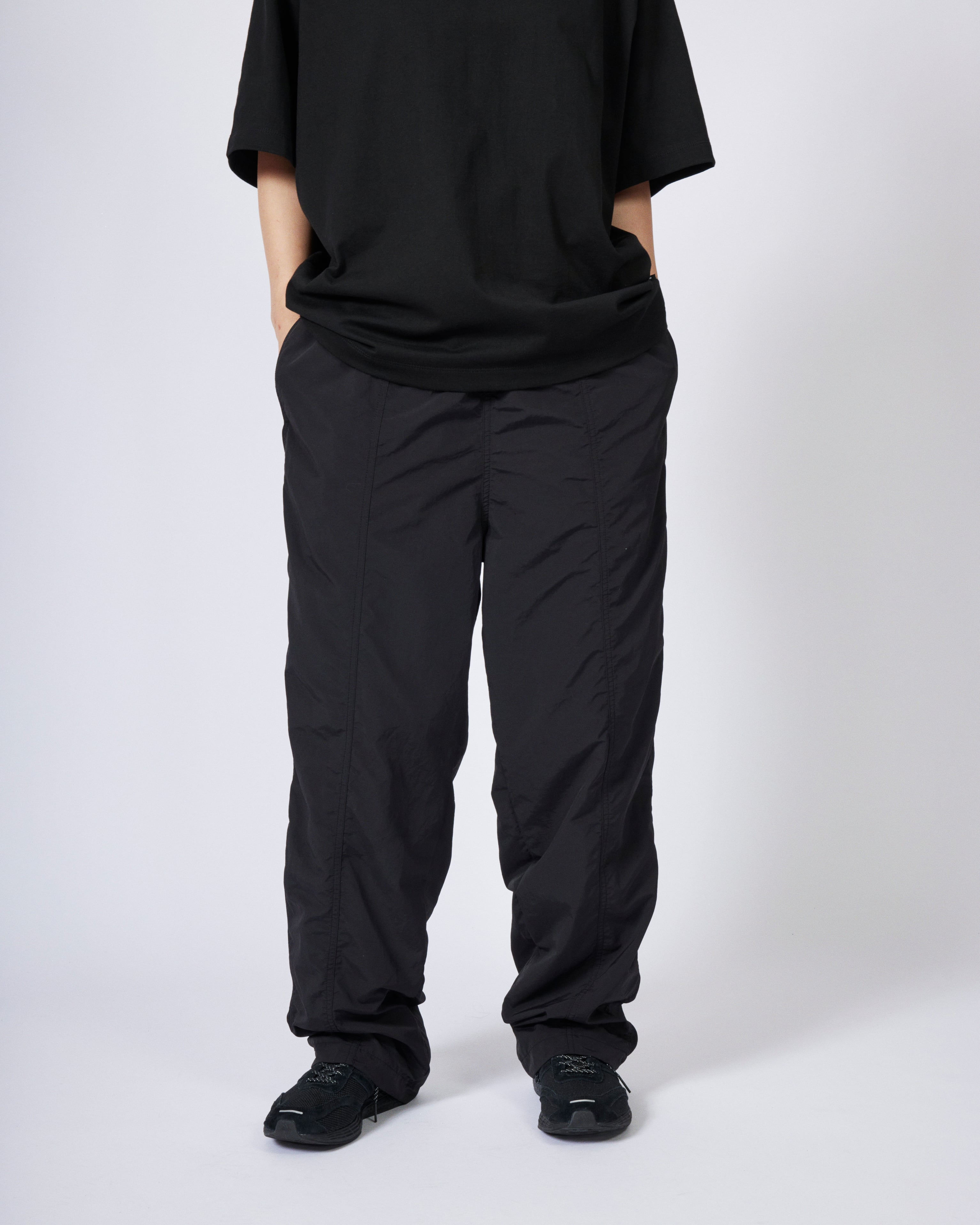 everyone center seam nylon training pants (BLACK) | everyone