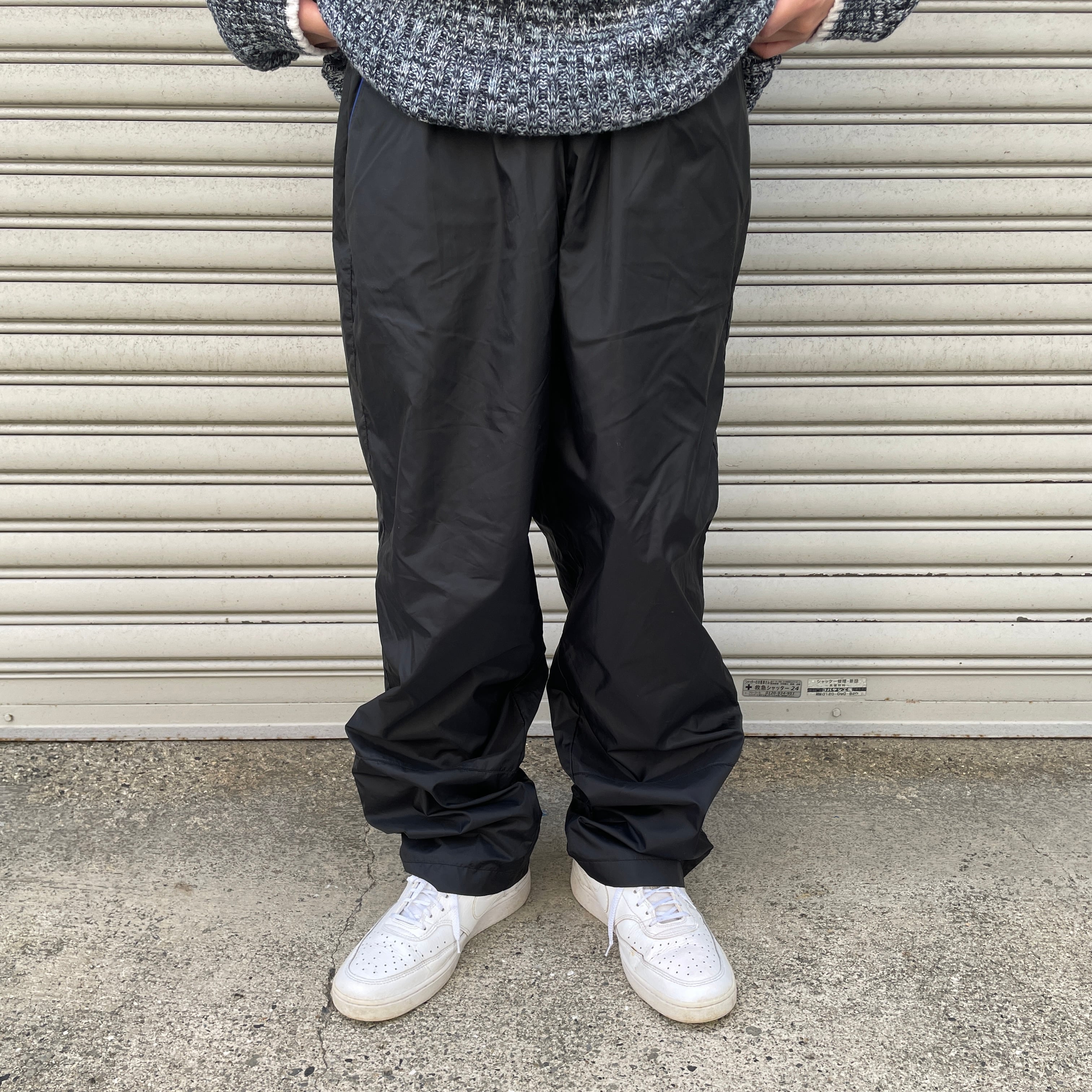 送料無料』NIKE ナイキ ナイロンパンツ スウォッシュ ロゴ刺繍 