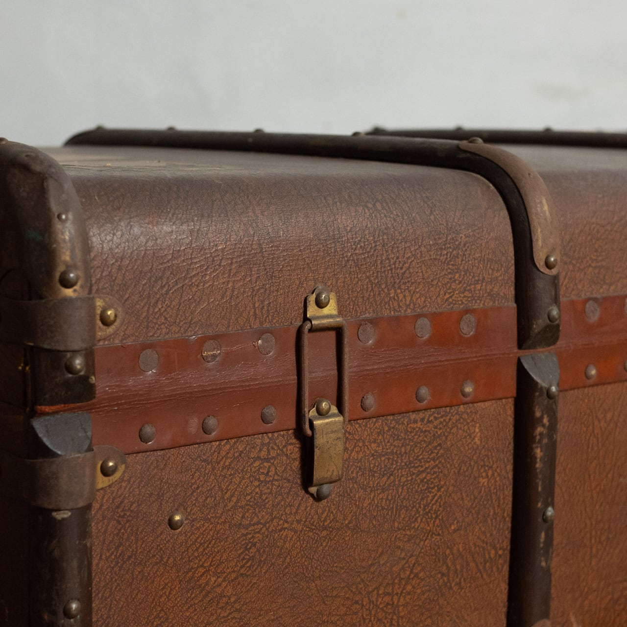 アンティーク ヴィンテージ トランクケース コーヒーテーブル インテリア 什器 楽天市場】送料無料 トランクテーブル 本革仕様 黒 約幅122.5