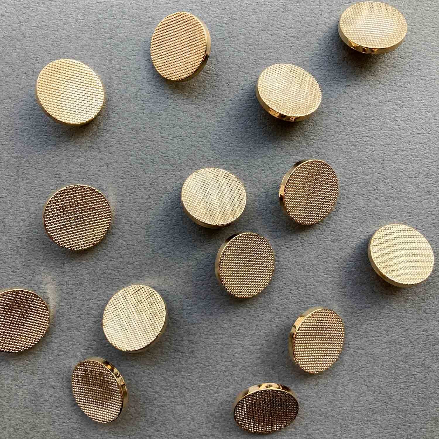 格子柄ゴールドボタン（18mm） | Dua-アクセサリーパーツショップ