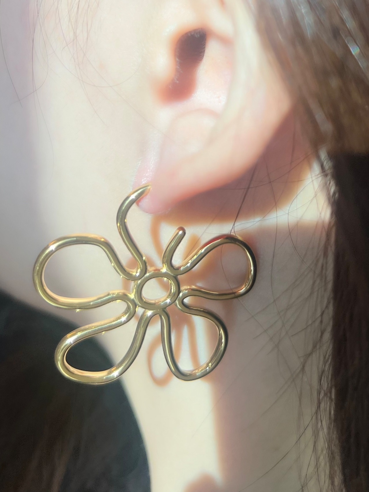 Line flower pierce