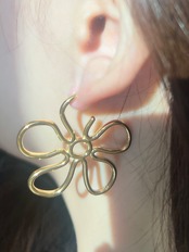 Line flower pierce