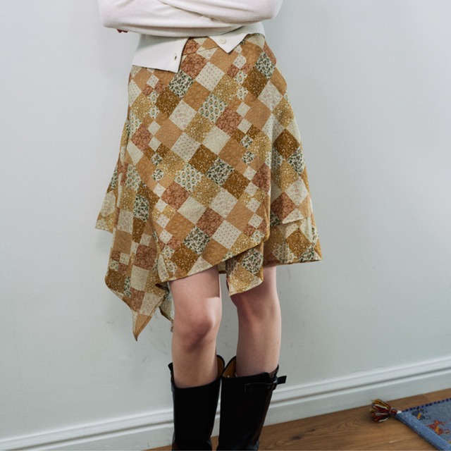 Carré Asymmetry Midi Skirt F0578