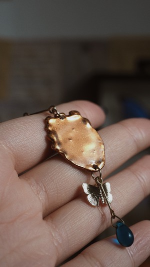 心臓の泪に魂は宿る　片耳飾り【星屑即納品】