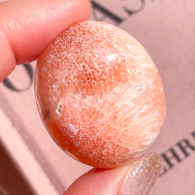 Pink Scolecite Palm 1 ✧ ピンクスコレサイト