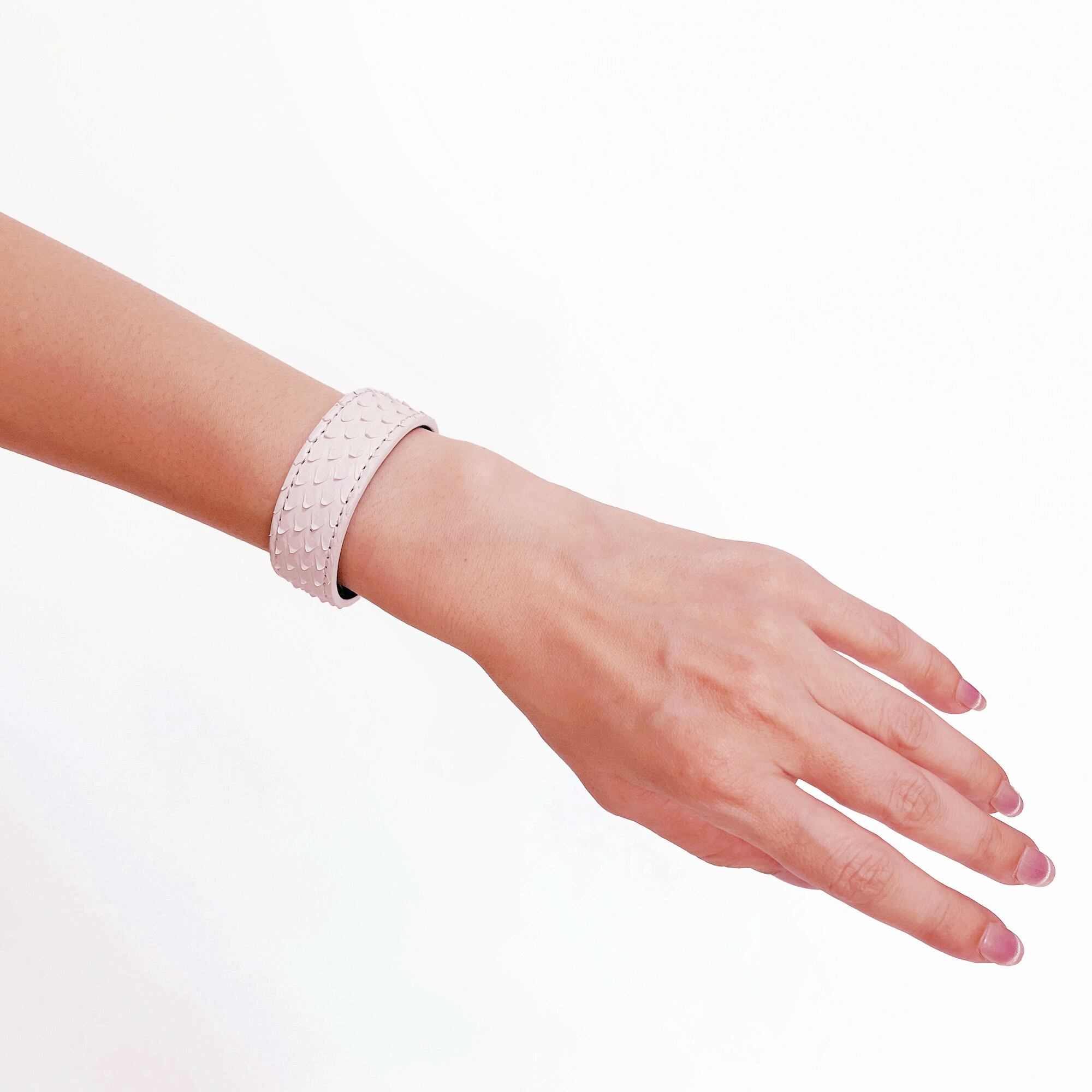 パイソンバングル ホワイト