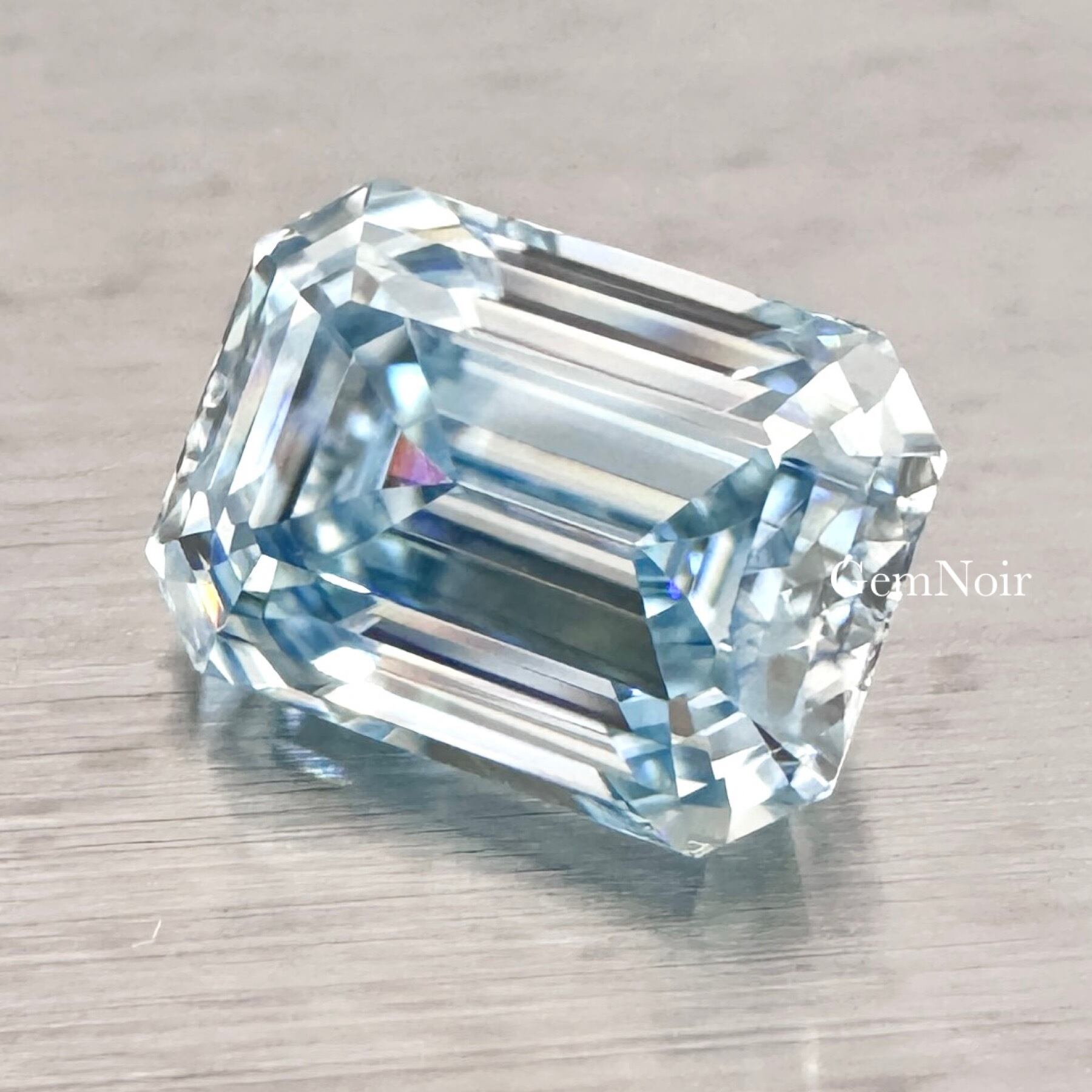 合成人工エメラルド9ctリング！！新品！モアサナイト