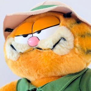☆ VINTAGE 1980年代初期 ☆【 Garfield ( ガーフィールド ) 】『 Safari Garfield サファリガーフィールド 』探検ガーフィールド / ぬいぐるみ / プラッシュ / plush / 1980年代年製 〚アメリカン雑貨 アメトイ〛