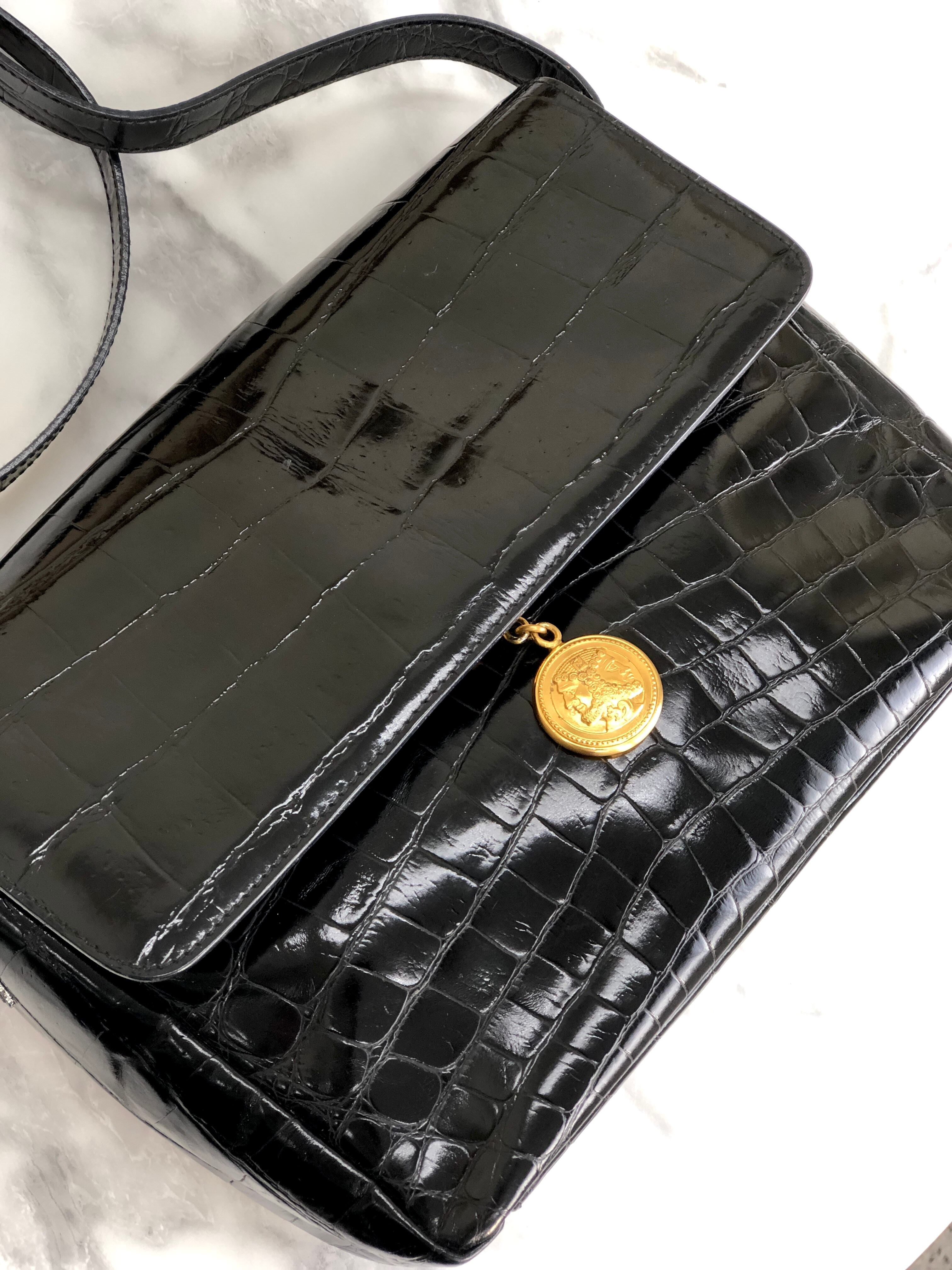 FENDI フェンディ ギリシャモチーフ クロコ型押しレザー クロスボディ