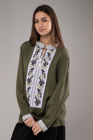 ウクライナ刺繍ヴィシヴァンカ　手刺繍　麻　レディース・フリーサイズ