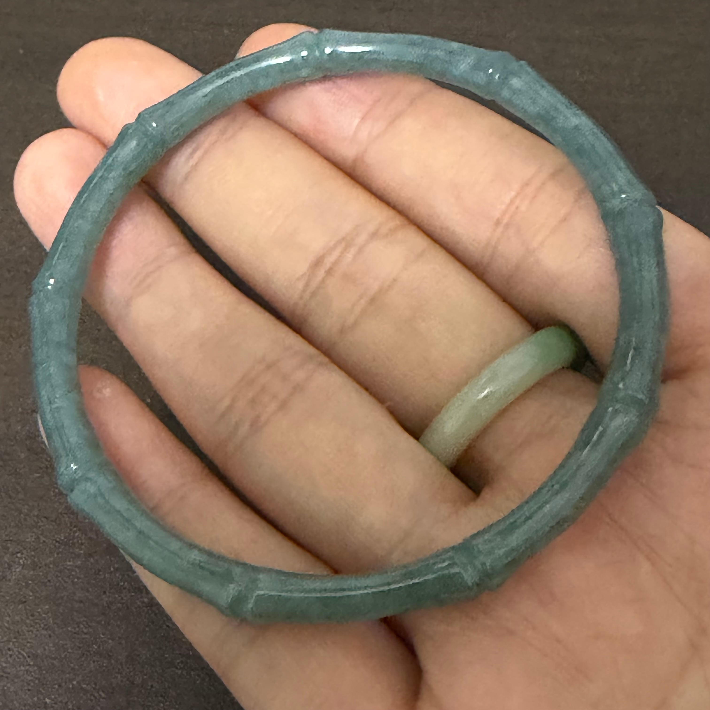 本翡翠ブレスレット バングル グァテマラ産 みずみずしい 竹模様