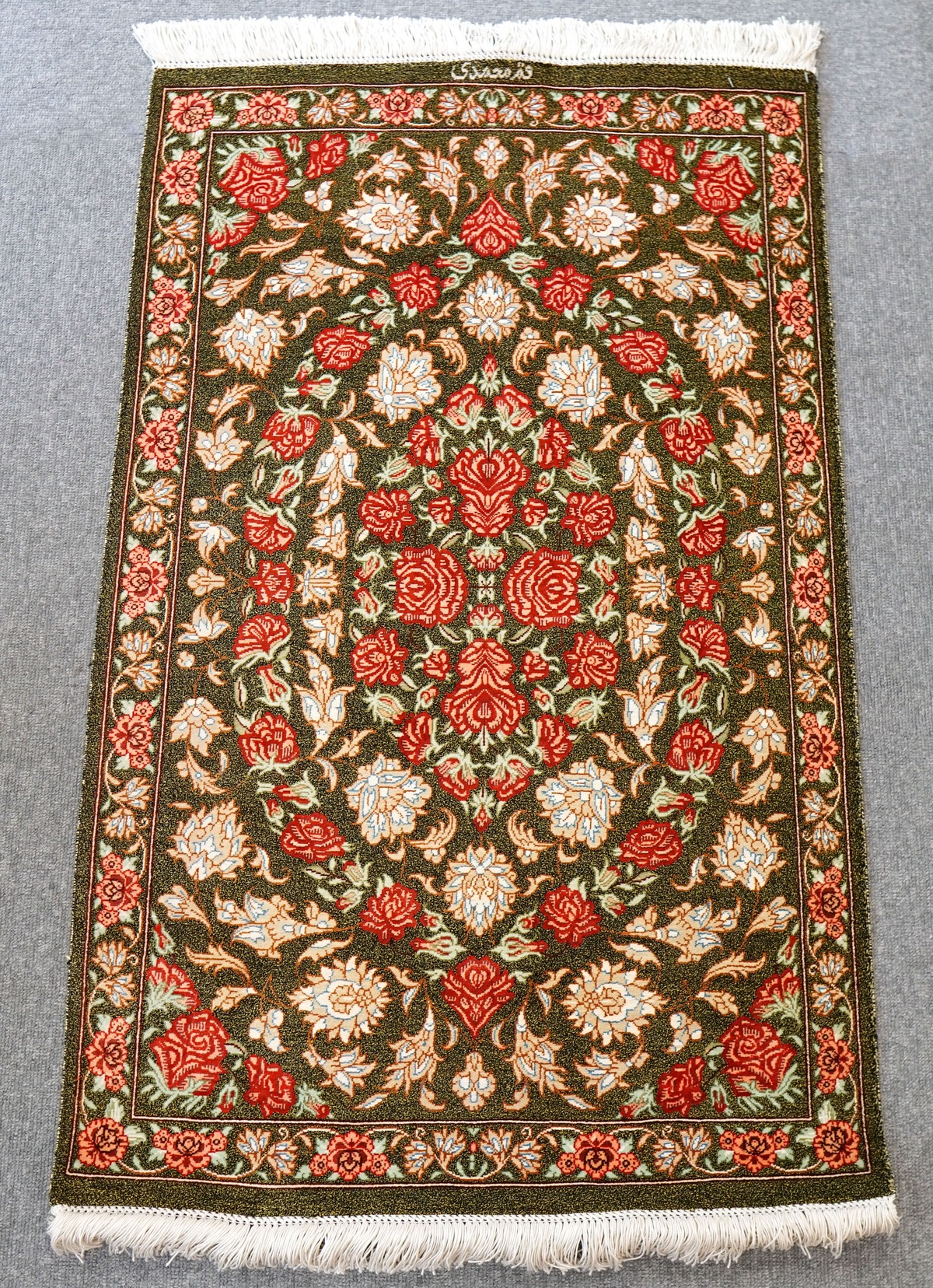 92×57cm 【ペルシャ手織りクム産のシルク100%絨毯】証明書付 | Decorworks