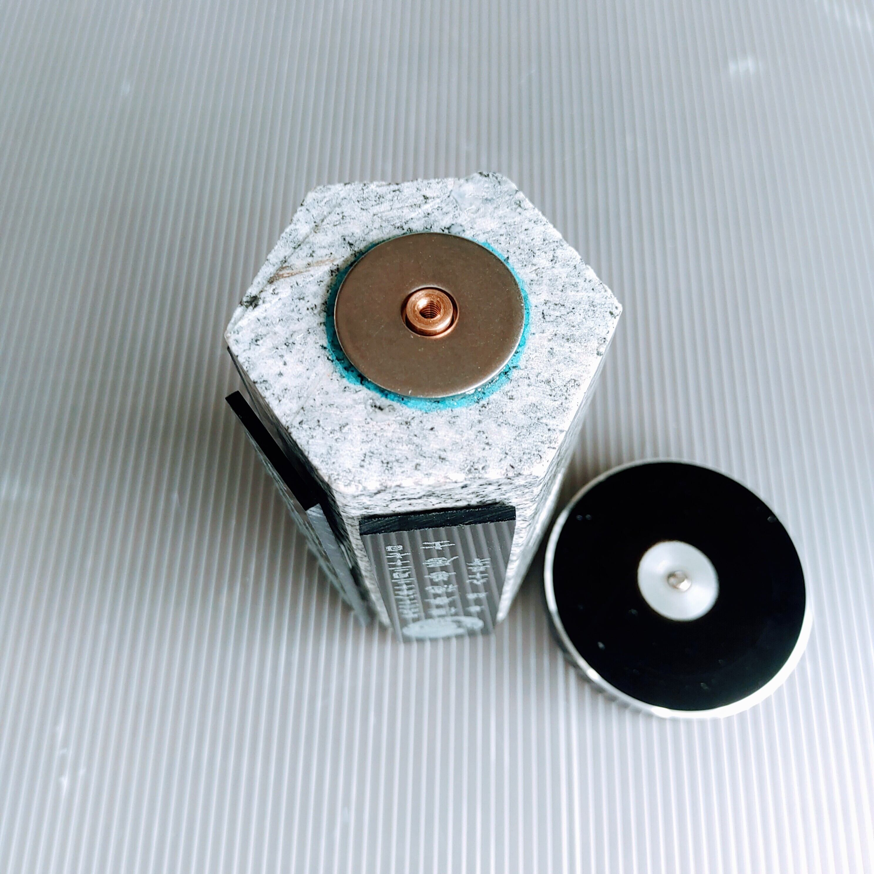 回転位牌　６人用悠想天回　6R60A白　５名様分