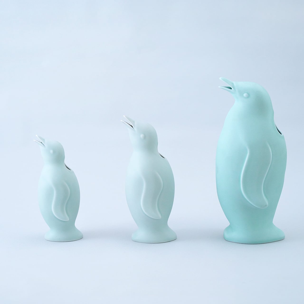 ペンギン大 ピッチャー 青磁ブラスト | 文翔窯 bunsyohgama