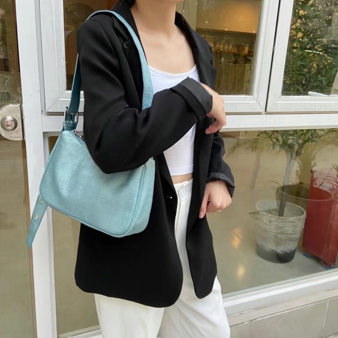 シャイニーハンドバッグ　AS19-8101