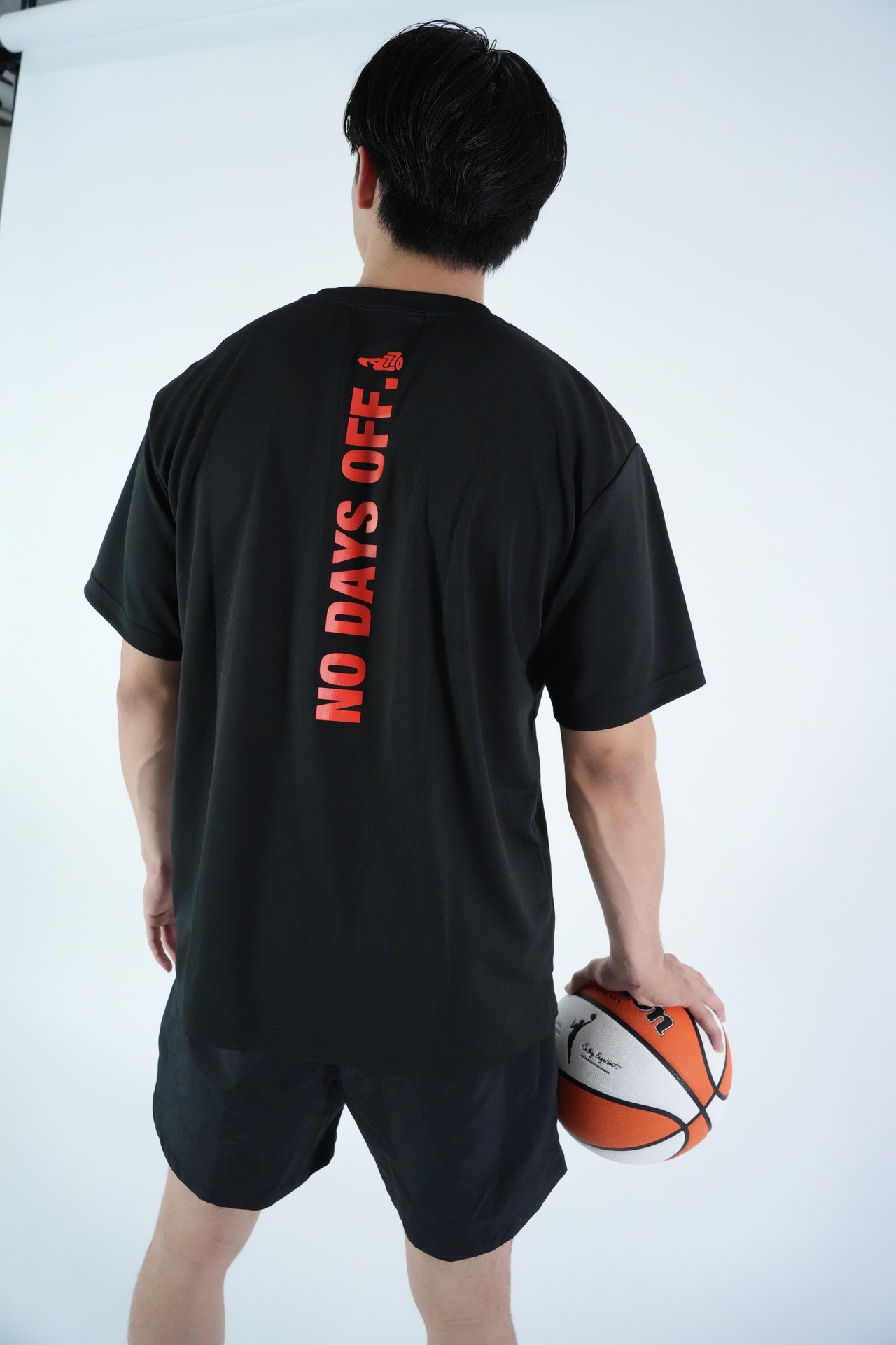 Kicks Logo Tee  - black/orange/blue