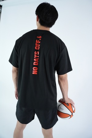 Kicks Logo Tee  - black/orange/blue