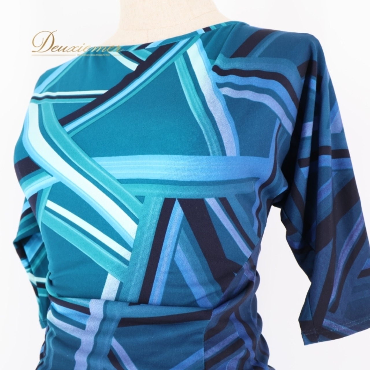 社交ダンス 衣装 チャコット Chacott ツーピース セットアップ 上下セット トップス スカート 青 緑 伸縮 レッスン パーティ 発表会 日本製 グリーン系 ブルー系 ダンスウェア スタイリッシュ 競技用 フォーマル カジュアル 軽量 おしゃれ 美しいデザイン フィット感 伸びる素材 シンプル エレガント 着心地よい レディース 柔らかい素材 落ち着いた色合い 舞台用