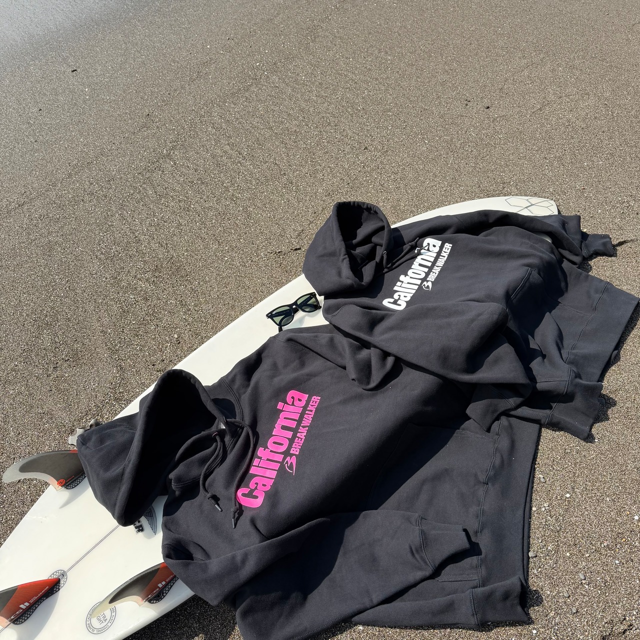 California by BREAK WALKER　LOGO　HOODIE / BLACK