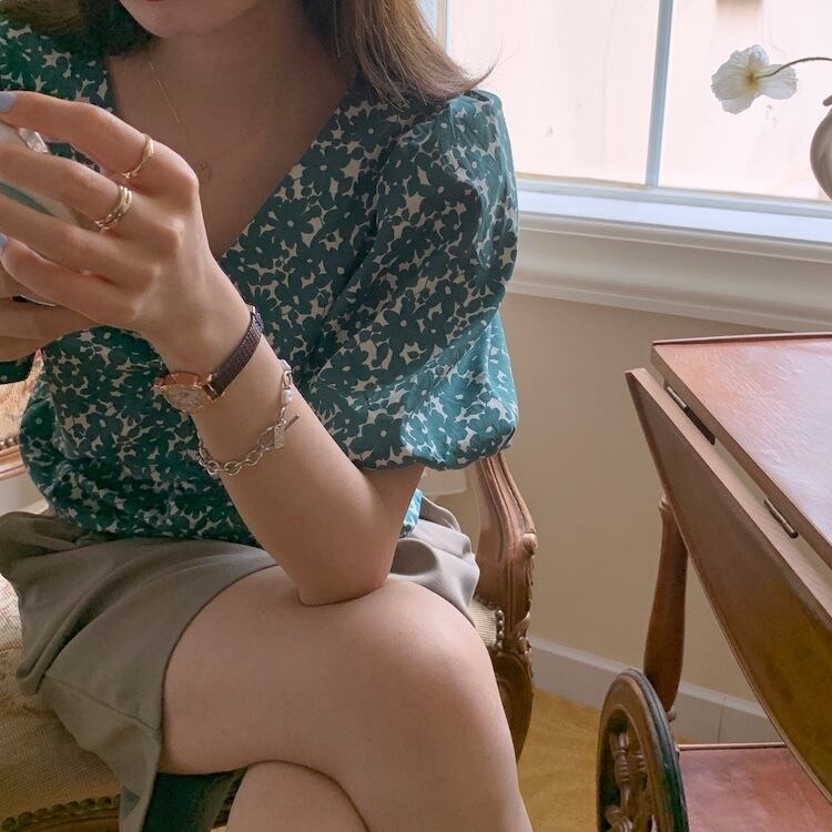 スリーブプリント柄ギャザーシャツ サマーVネック半袖ルーズスリムトップス ショート ランタンスリーブ ハーフスリーブ 夏物 ビッグFスモールZ韓国58243425746