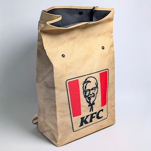 ♧【 KFC ( ケンタッキー )】カーネル・サンダース / Backpack(バックパック) / リュック / 紙袋風 〚アメリカン雑貨 アメトイ〛
