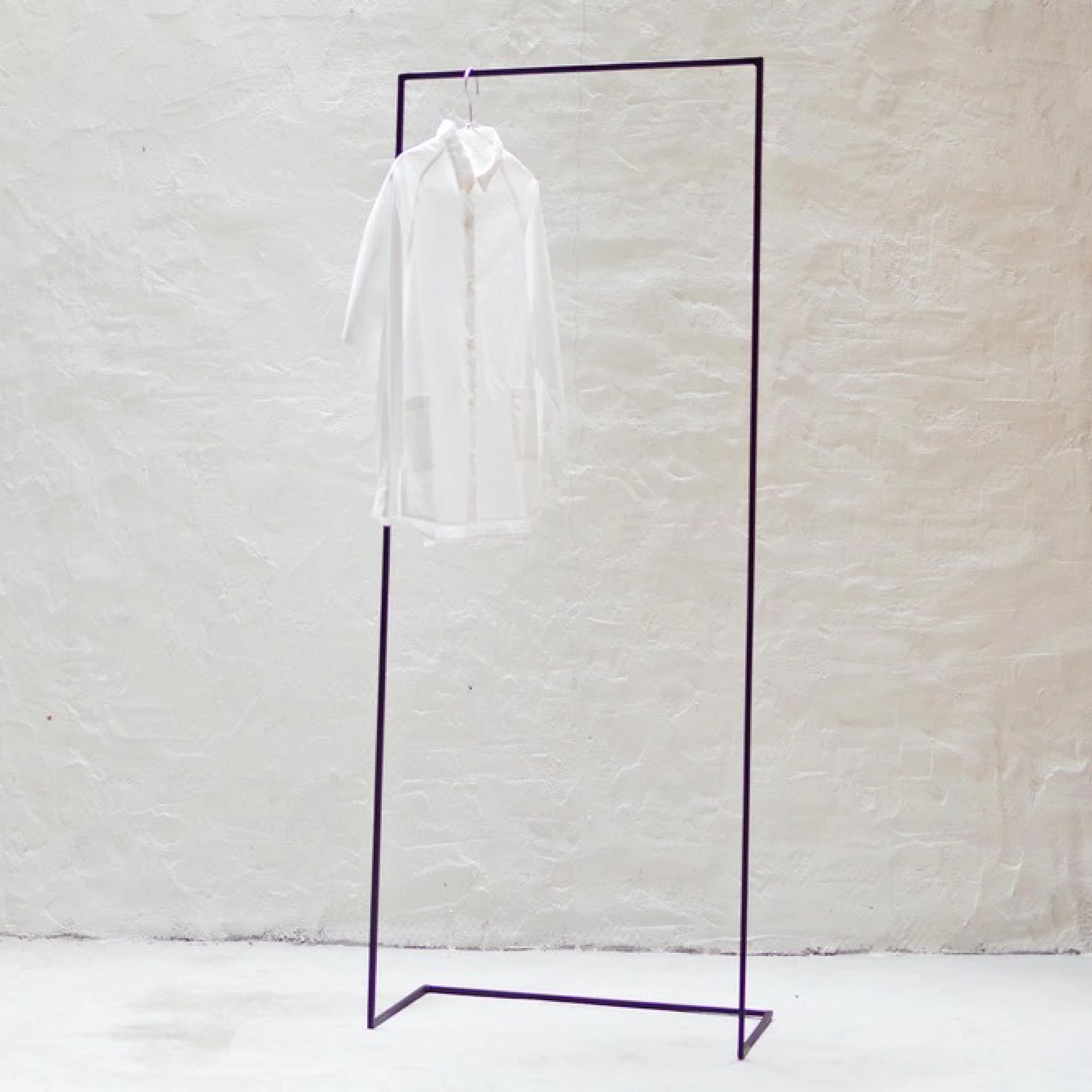 IRON HANGER RACK / L