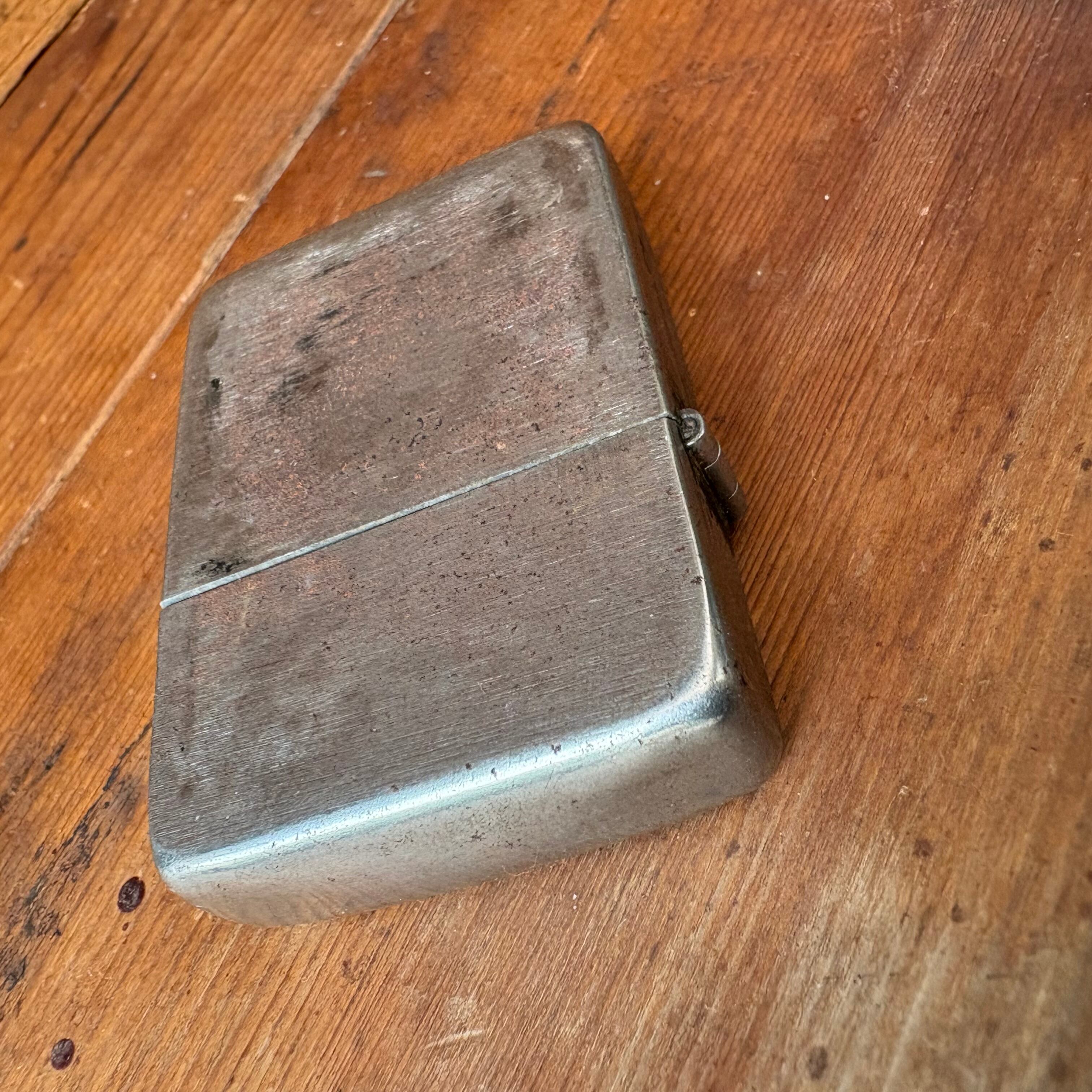 第二次大戦 1943 オリジナル ZIPPO ブラッククラックル | RED GROUND