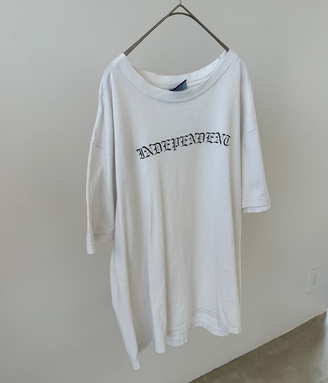-INDEPENDENT- Vintage 90s L Print T-Shirt old english
