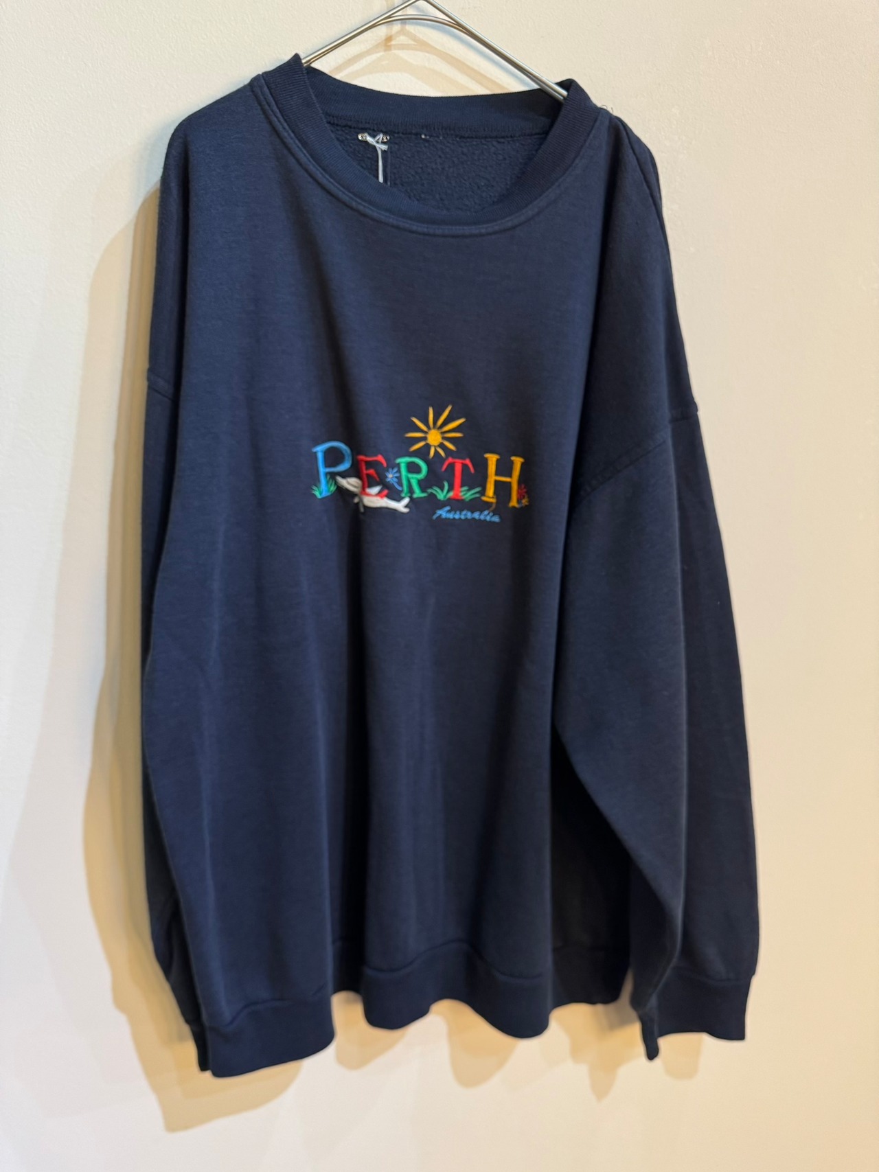 PERTH イルカ刺繍スウェット